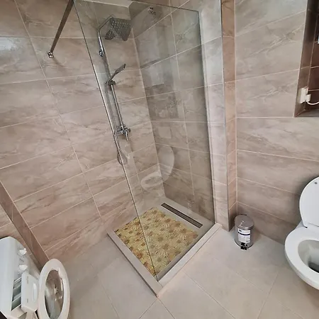 Daire Large Flat With Two Bedrooms In The Old Town