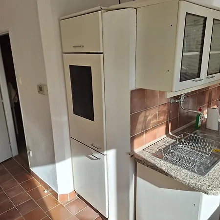 Large Flat With Two Bedrooms In The Old Town *